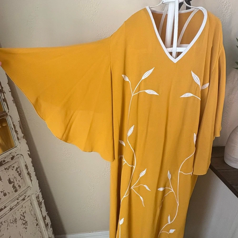 Elegant Mustard Yellow Dress with White Accents - Picture 2 of 2